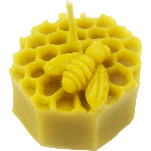 Свеча из натурального воска "Пчела на сотах", высота - 3 см, вес - 55 гр.